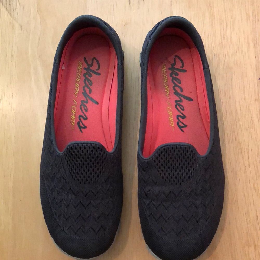 Skechers memory foam shoe